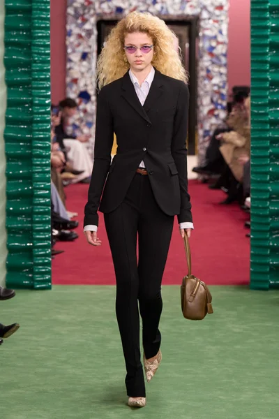 Look 1